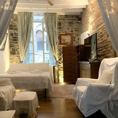La Casa Di Claretta